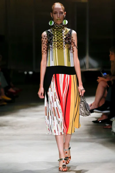 Look 26